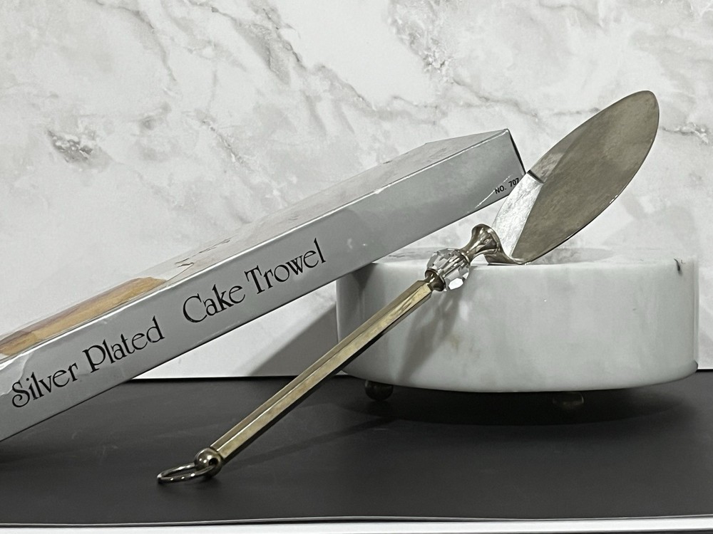 Silver Plated Cake Trowel with a  Crystal Pre Owned with Box