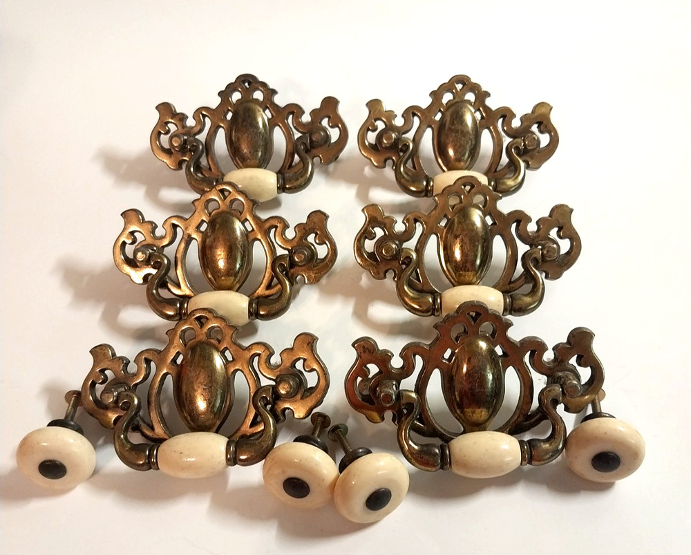Vintage Set 6 Drawer Pulls & 4 Knobs Matching Brass and White Ceramic