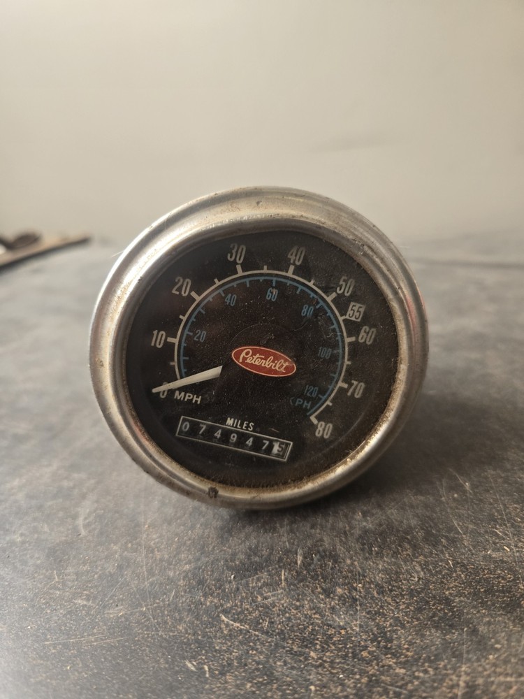 Peterbuilt 58082-47851 Speedometer Assembly