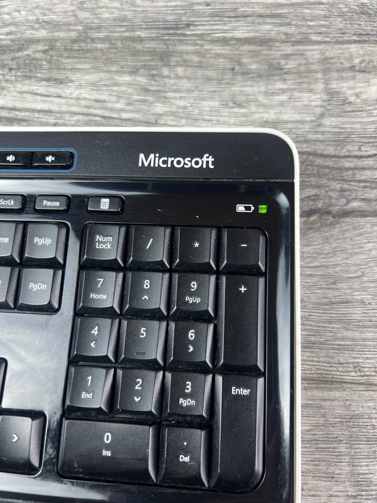 Microsoft Wireless Keyboard 3000 V 2.0 Only