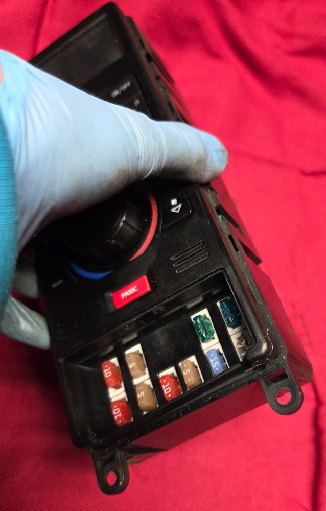 2015 Volvo 21451918,TEMPERATURE CONTROL SWITCH, SLEEPER , MISSING COVER FUSES