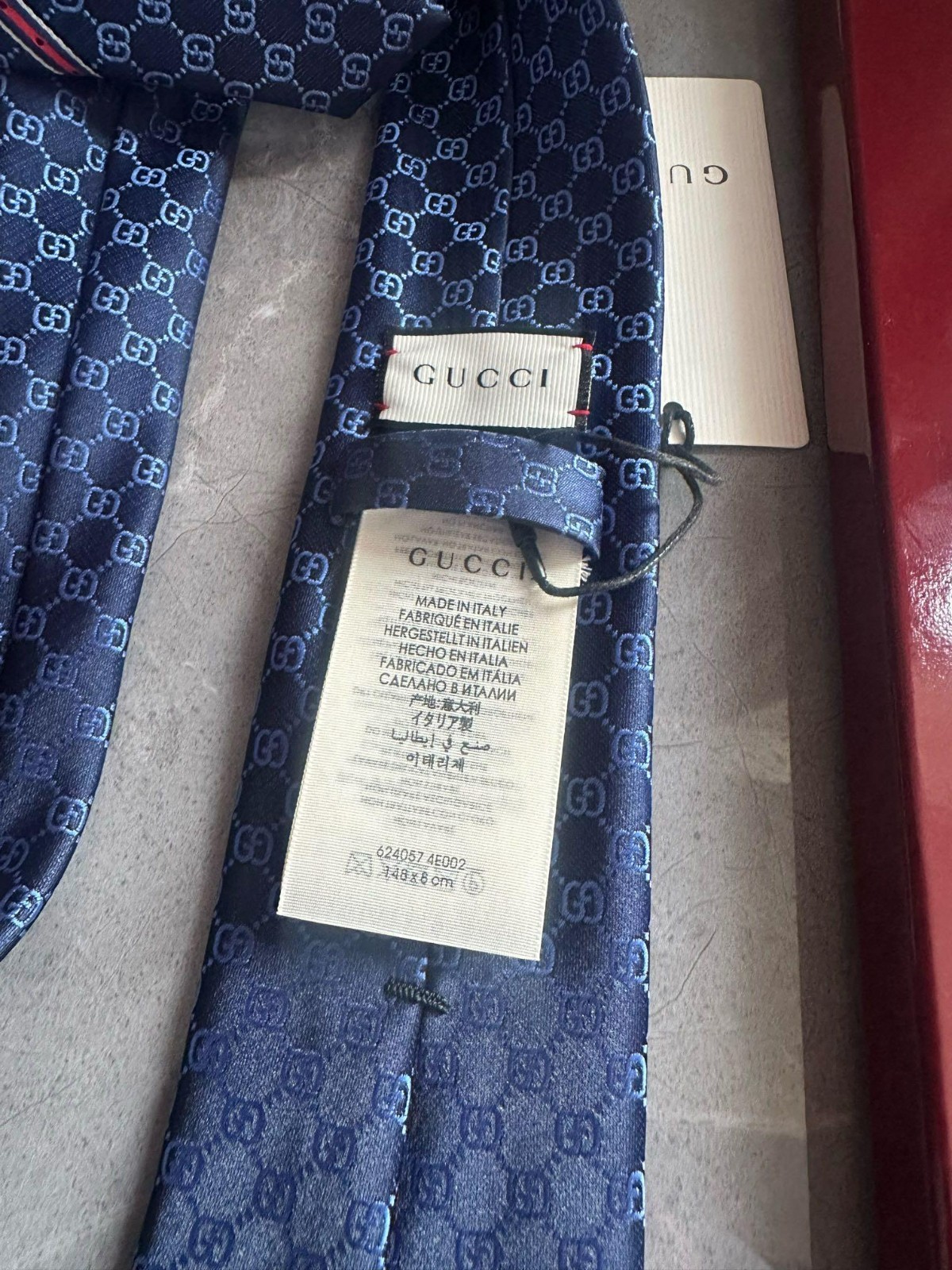 Gucci Tie Mens 100% Silk Blue GG interlocking pattern logo Full Packaging