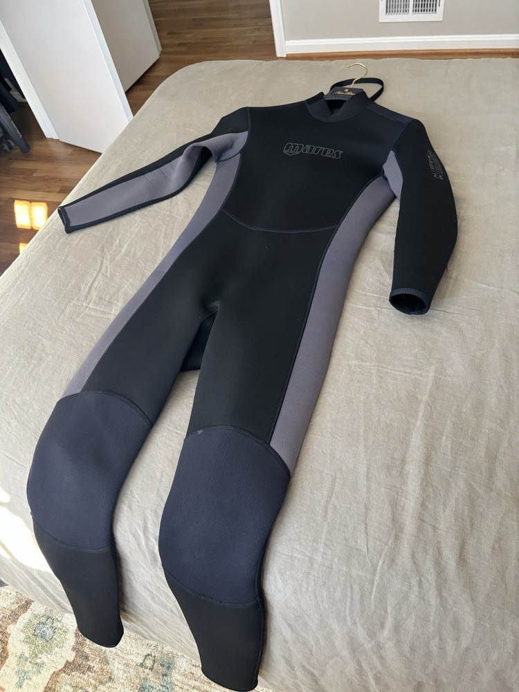 Mares 2.5mm Wetsuit – Size Medium – Excellent Condition
