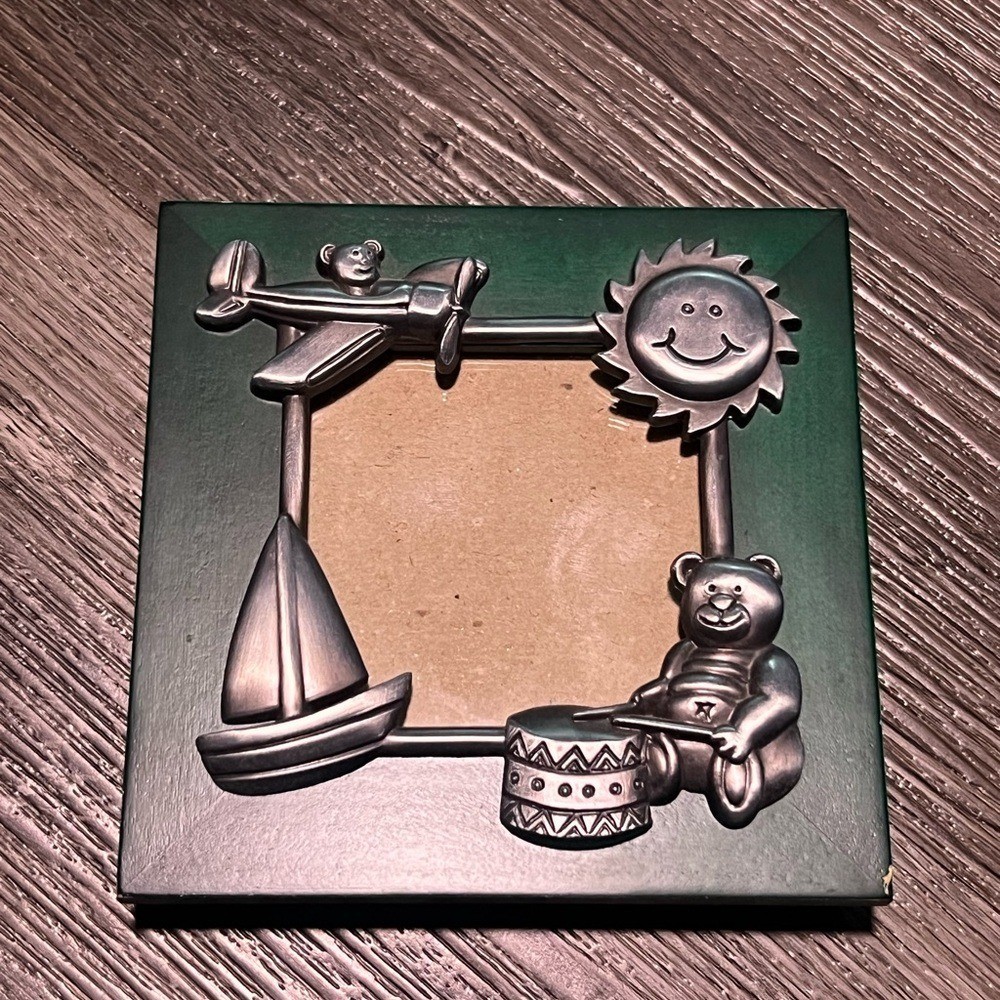 Source Unknown Green and Silver Picture Frame