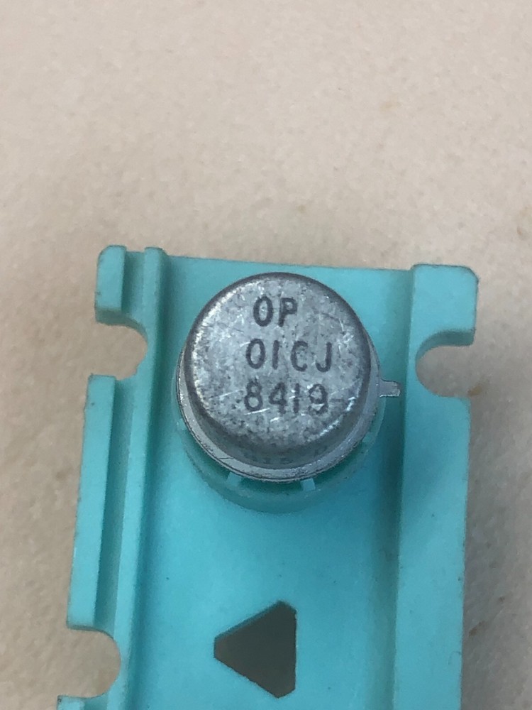IC : OP01CJ : Operational Amplifier : Metal can