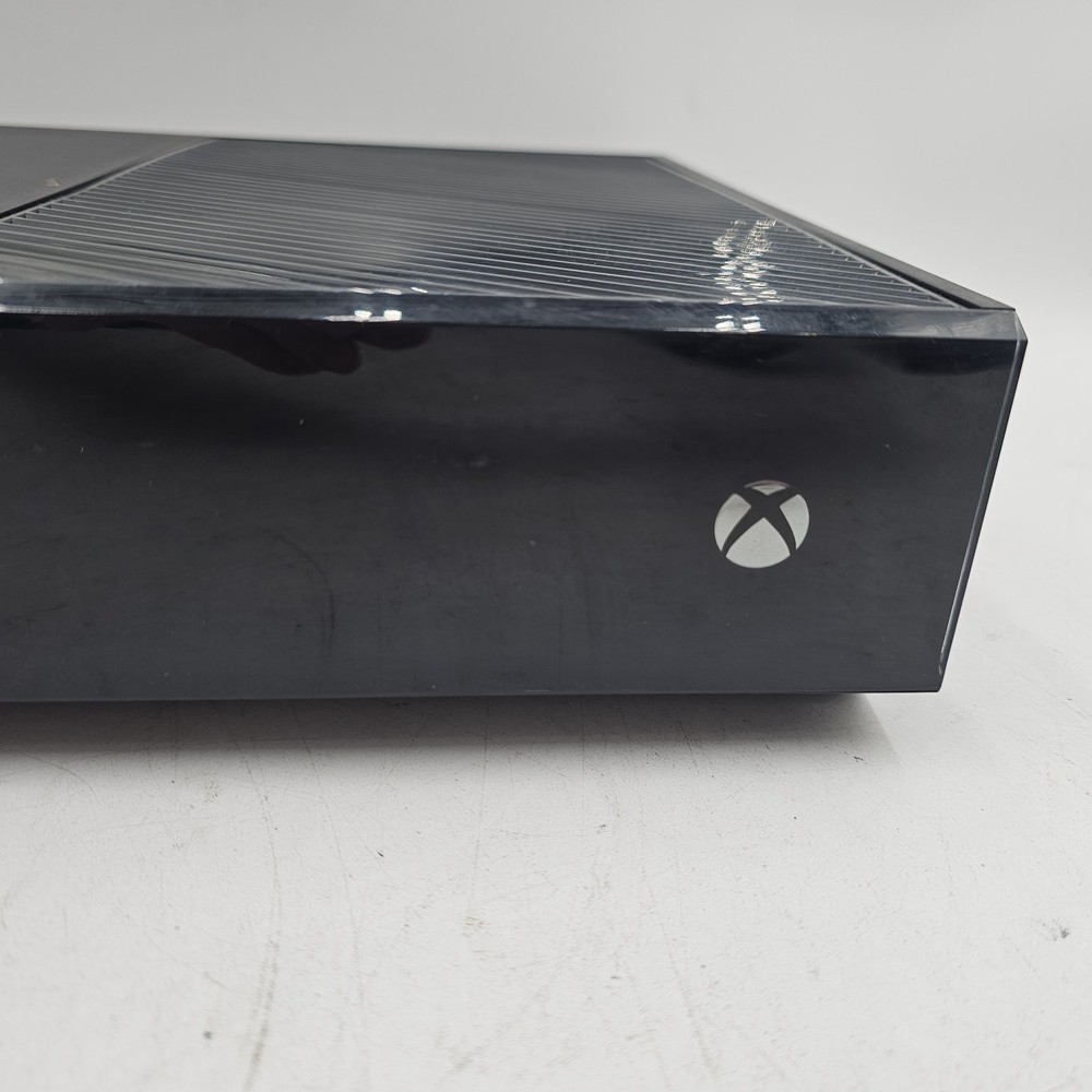 Microsoft Xbox One 1TB Original Console W/ Controller Tested 2 Game Bundle 1540
