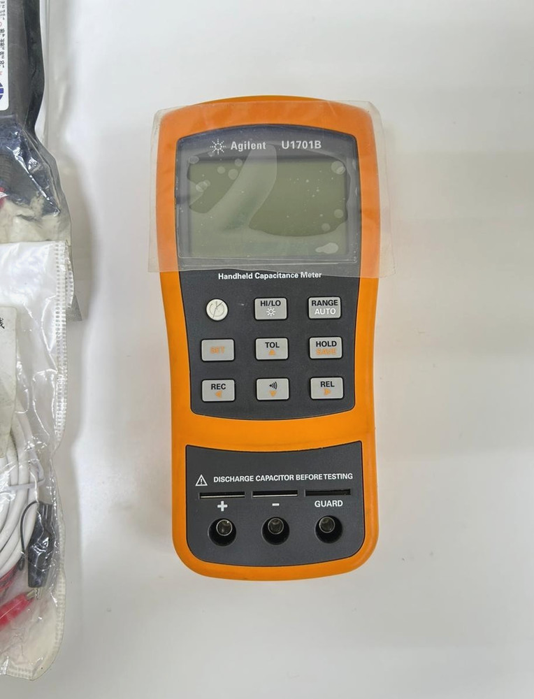 Agilent U1701B Handheld Capacitance Meter