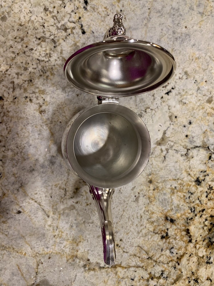 Oneida Silver Plate Coffee/Tea Pot 9 1/2”