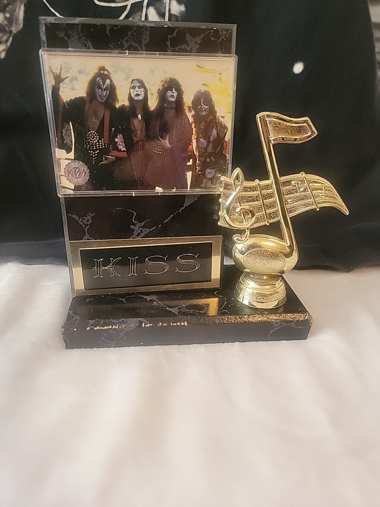 COOL KISS PLAQUE