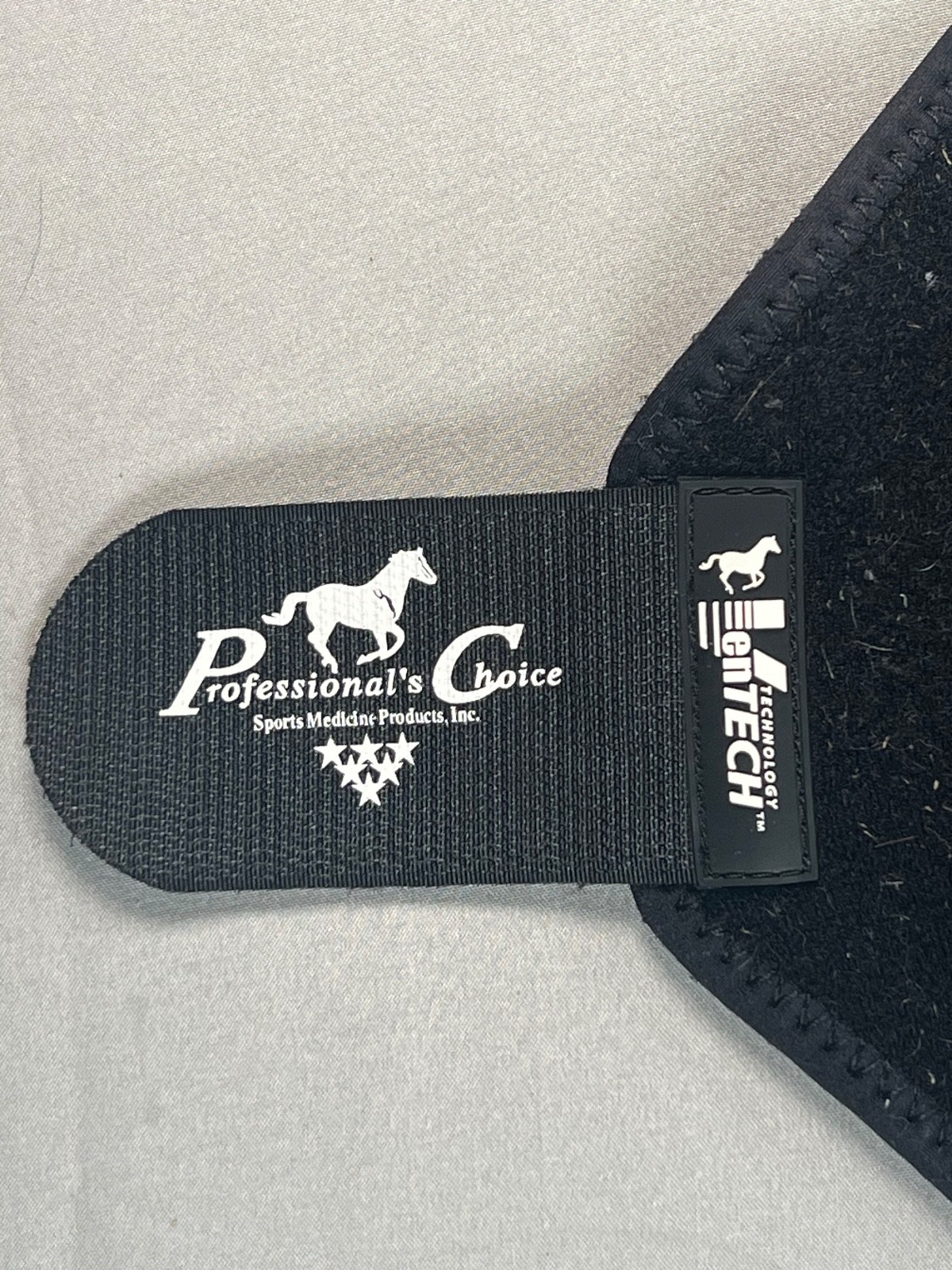 14" Professional's Choice Black VenTech Standing Wraps (Set of 2) - MSRP $130