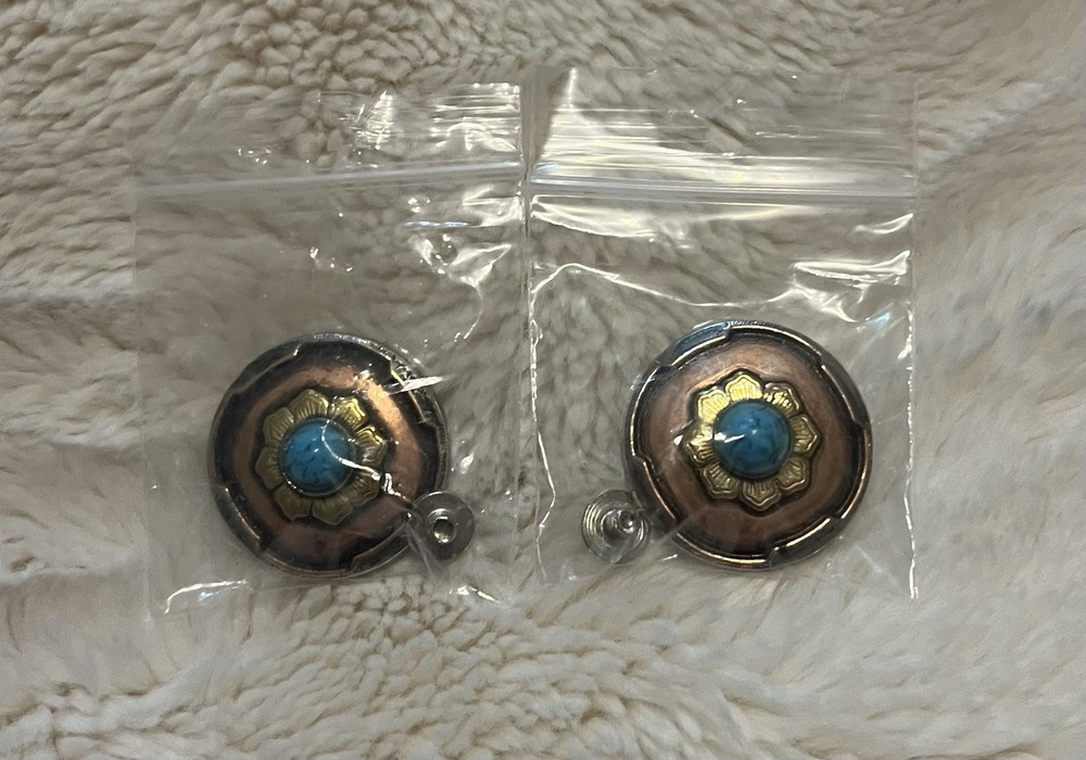 New Concho Set Has Screw On Backs