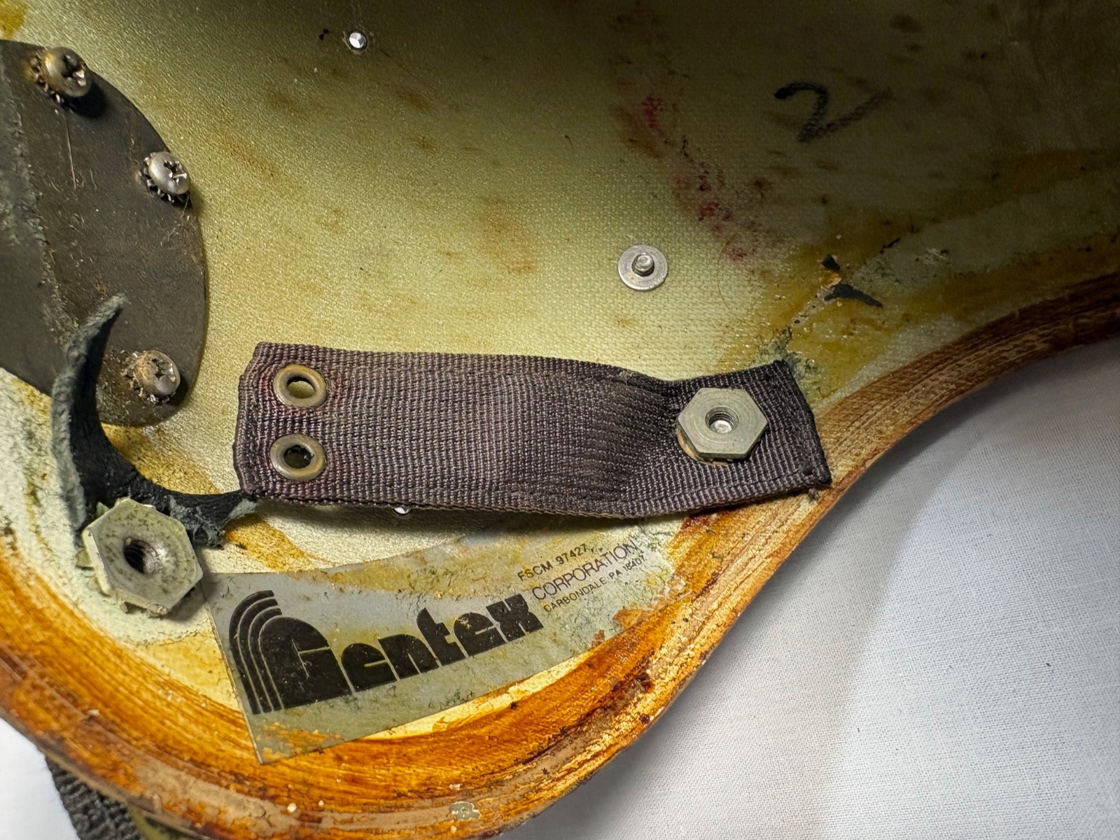 B-52 Camo Hgu-22 Flight Helmet Shell, used-demil Large semi Tape/bayos