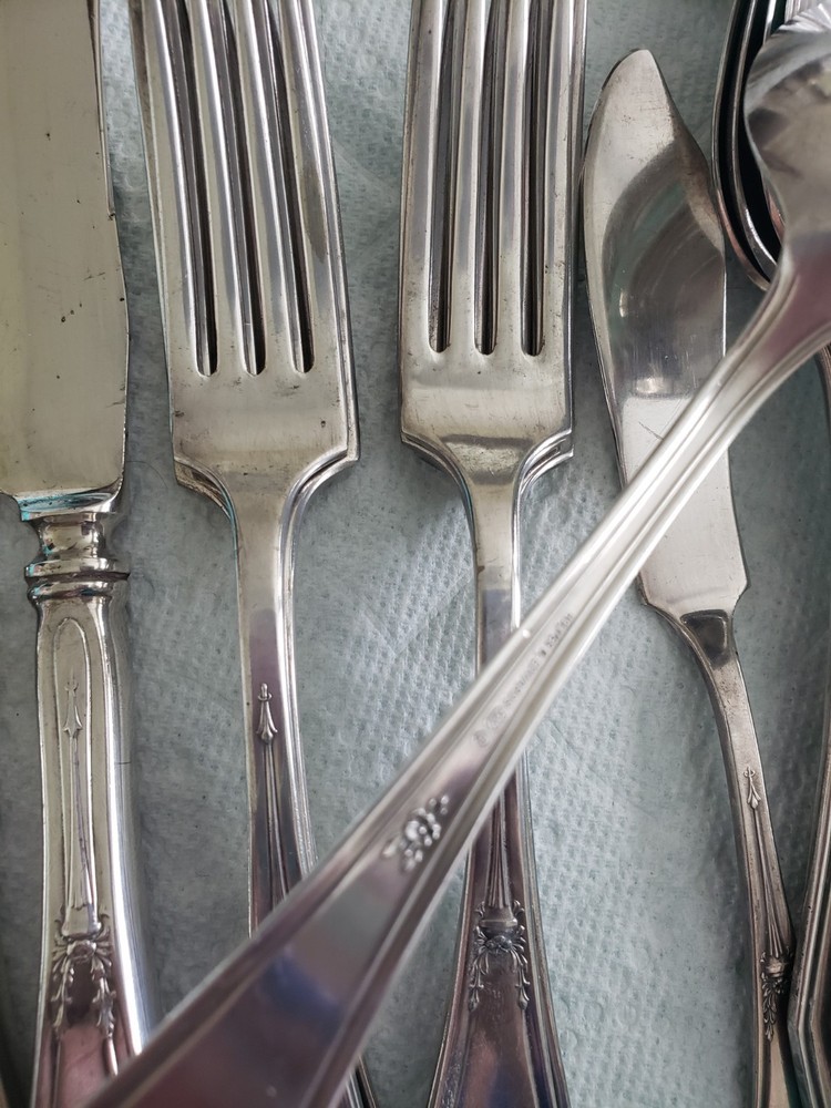 Holmes & Edwards Silverplate Flatware 1940 LOT 26