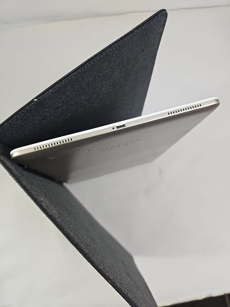 Amazon Kindle DX 2nd Gen Graphite D00801 Needs Power Cord