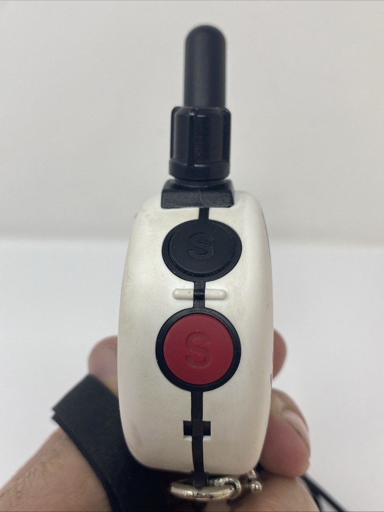 Used Off Leash K9 Training Mini Educator ET-300 E-Collar Remote Transmitter only