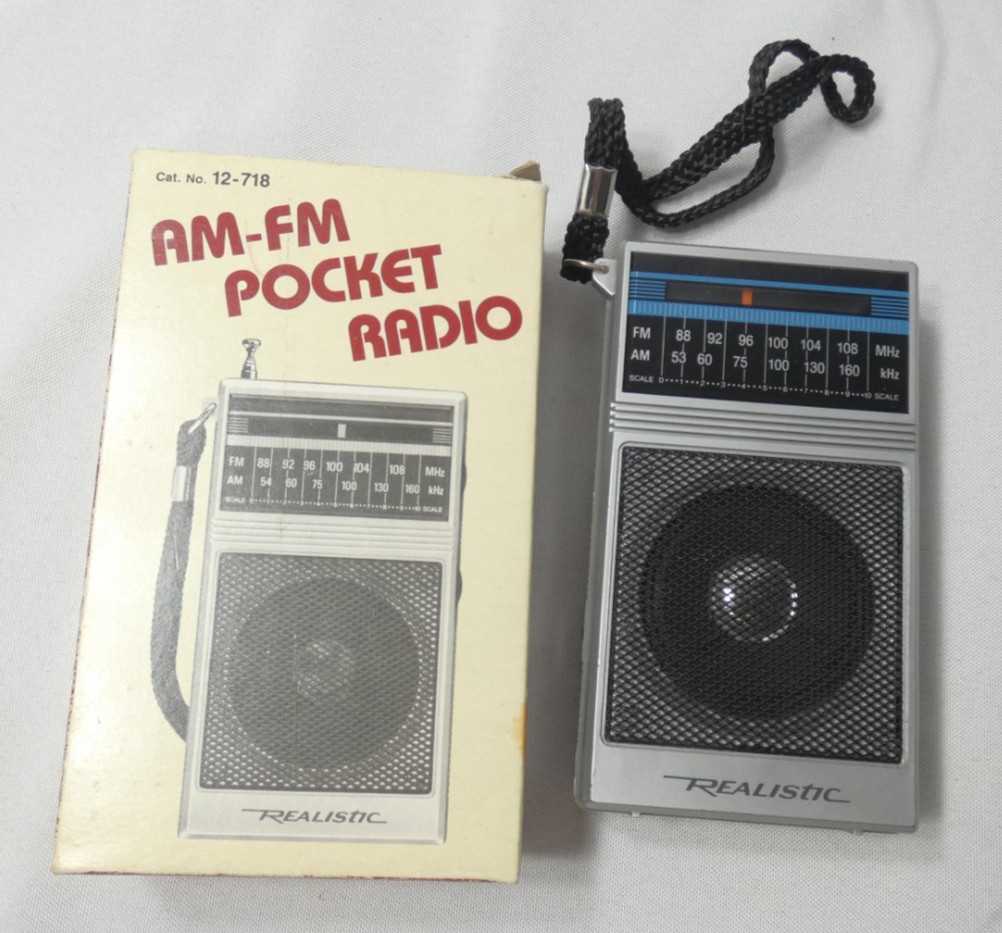 Vintage Radio Shack Realistic 12-718 AM/FM Transistor Radio  w/Box Tested Works