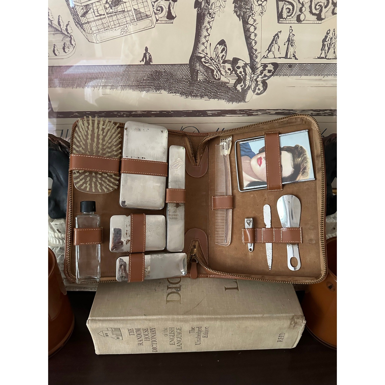 Vintage Men's Travel Grooming Kit Cowhide Leather Case Toiletry Kit USA