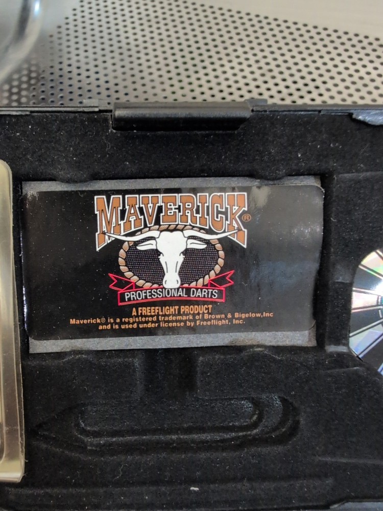 Maverick Harrier XP 3 Dart Set With Hard Case And Extra Tips