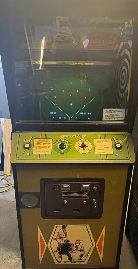TORNADO BASEBALL ARCADE MACHINE by MIDWAY 1976 (Excellent Condition)