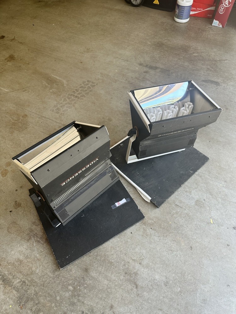 VIDESSENCE Studio Light Pair