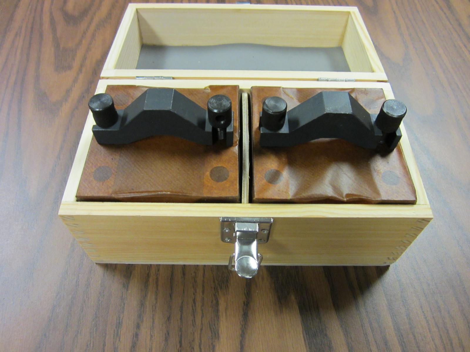 4-1/8" PRECISION V-BLOCK PAIR W. CLAMPS part# 706C-755--New