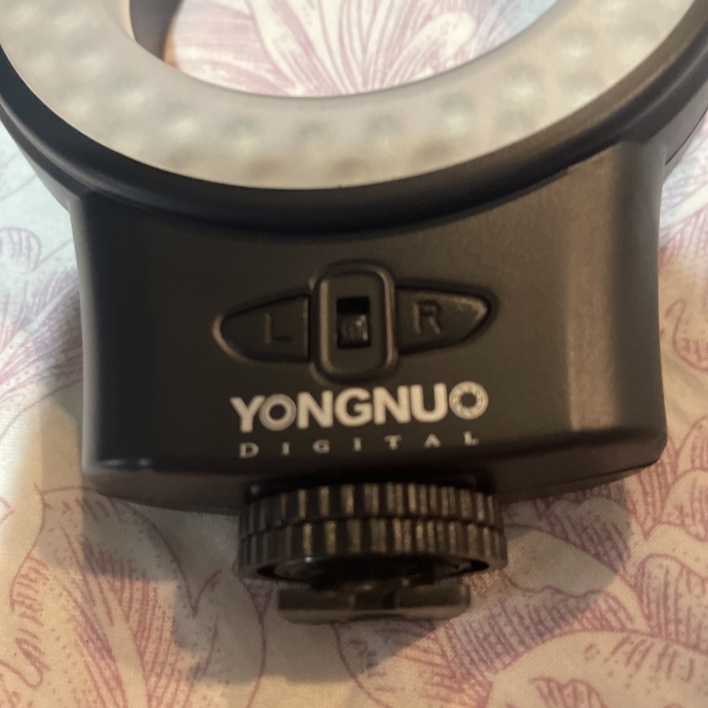 Yongnuo Digital Light Ring