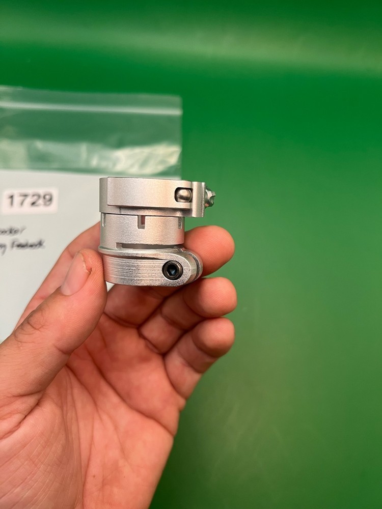 Autococker Clamping Feedneck