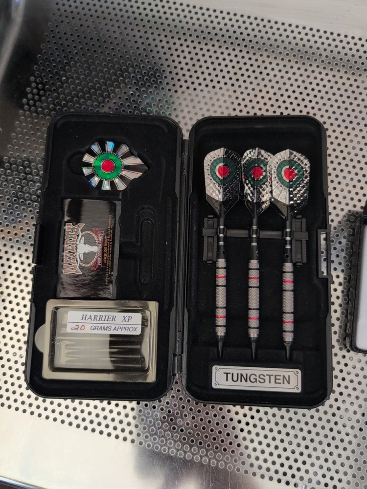 Maverick Harrier XP 3 Dart Set With Hard Case And Extra Tips
