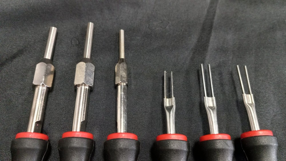 Mac Tools TT95839 23-PC. Universal Terminal Tool Kit