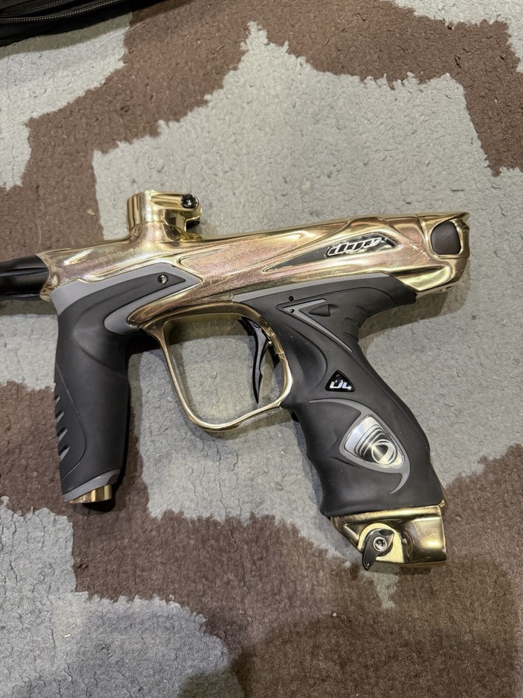 DYE DM15 PAINTBALL MARKER!!