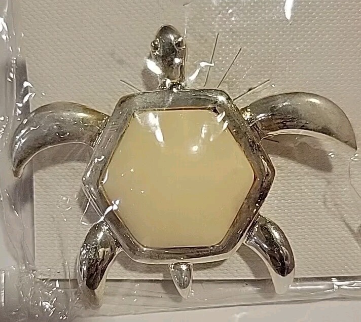 Turtle Brooch Silvertone