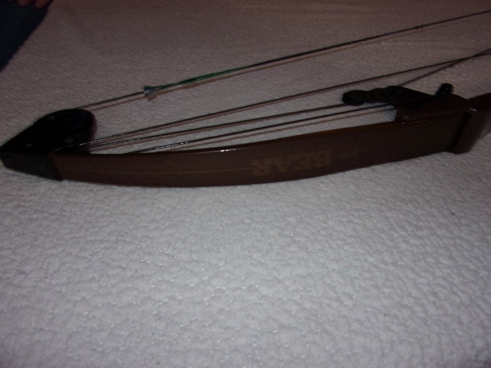 Bear Whitetail Hunter Compound Bow Later Model