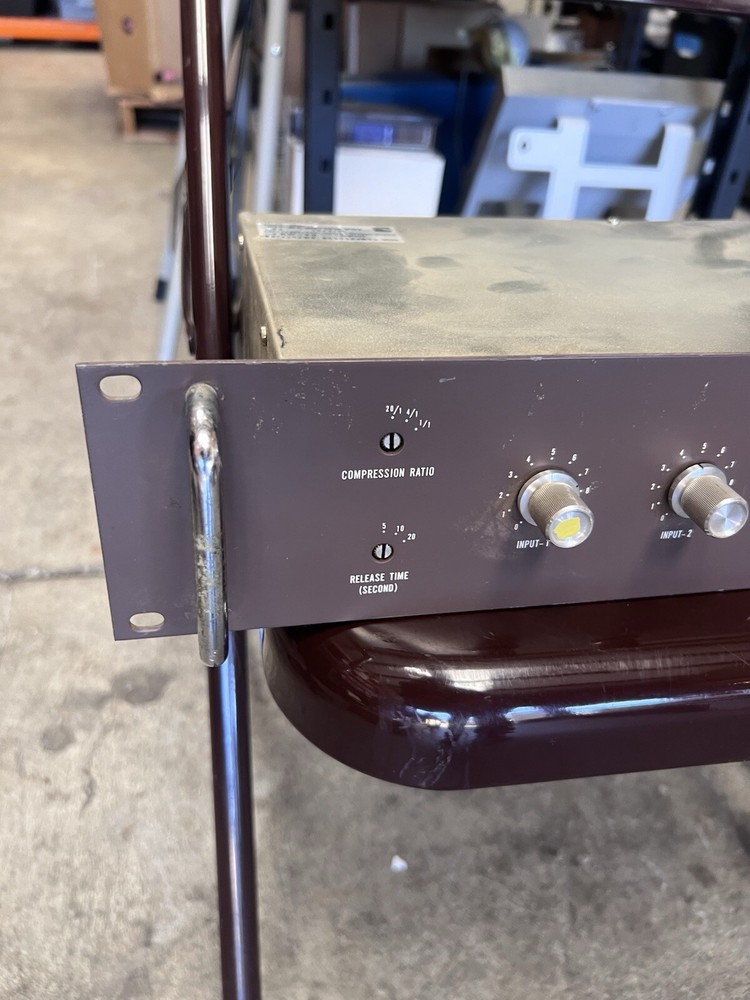 TOA CL-021 Compressor Limiter Vintage Recording Studio Rack Mount Effects