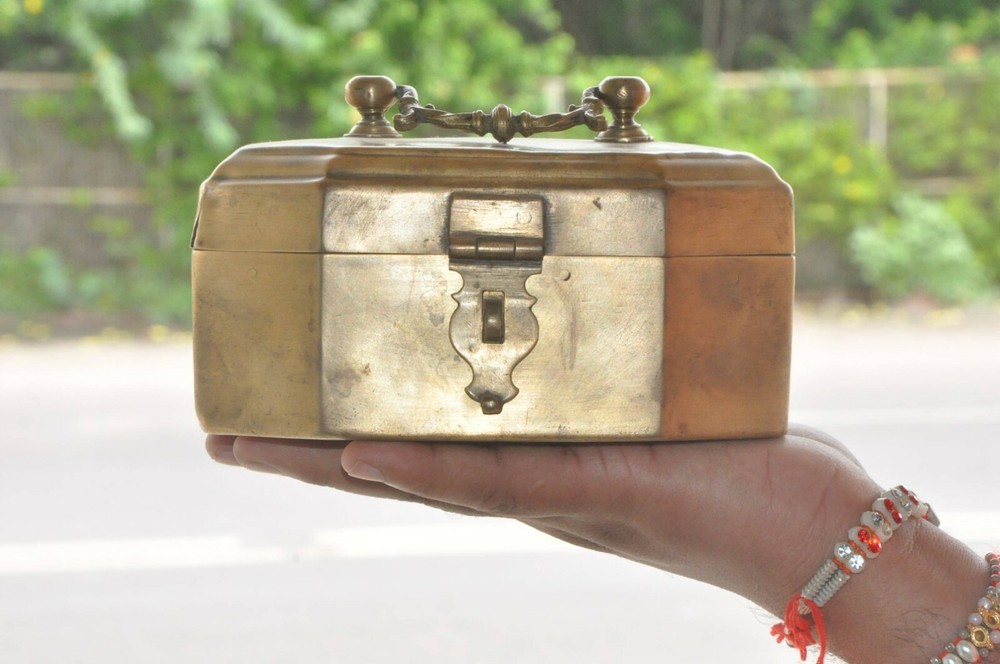 Vintage Brass Handcrafted Solid 5 Compartment Betel Nut Box