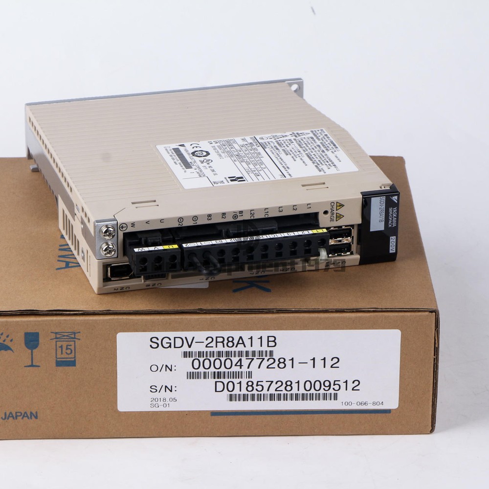 ONE NEW YASKAWA SERVO Driver SGDV-2R8A11B