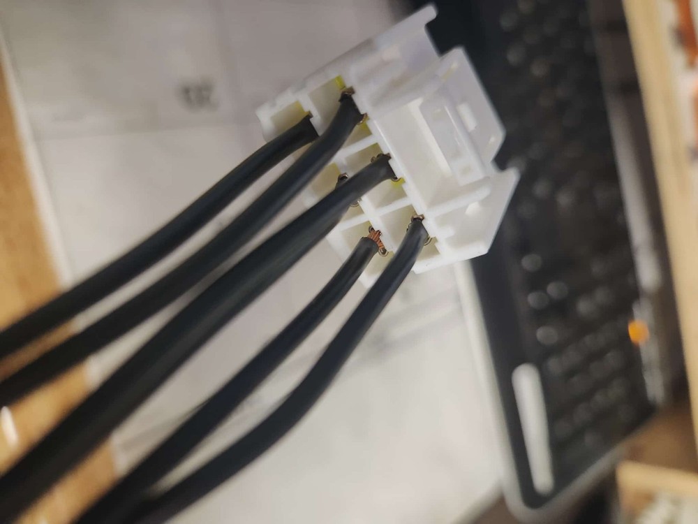 MG655697 KIA Connector