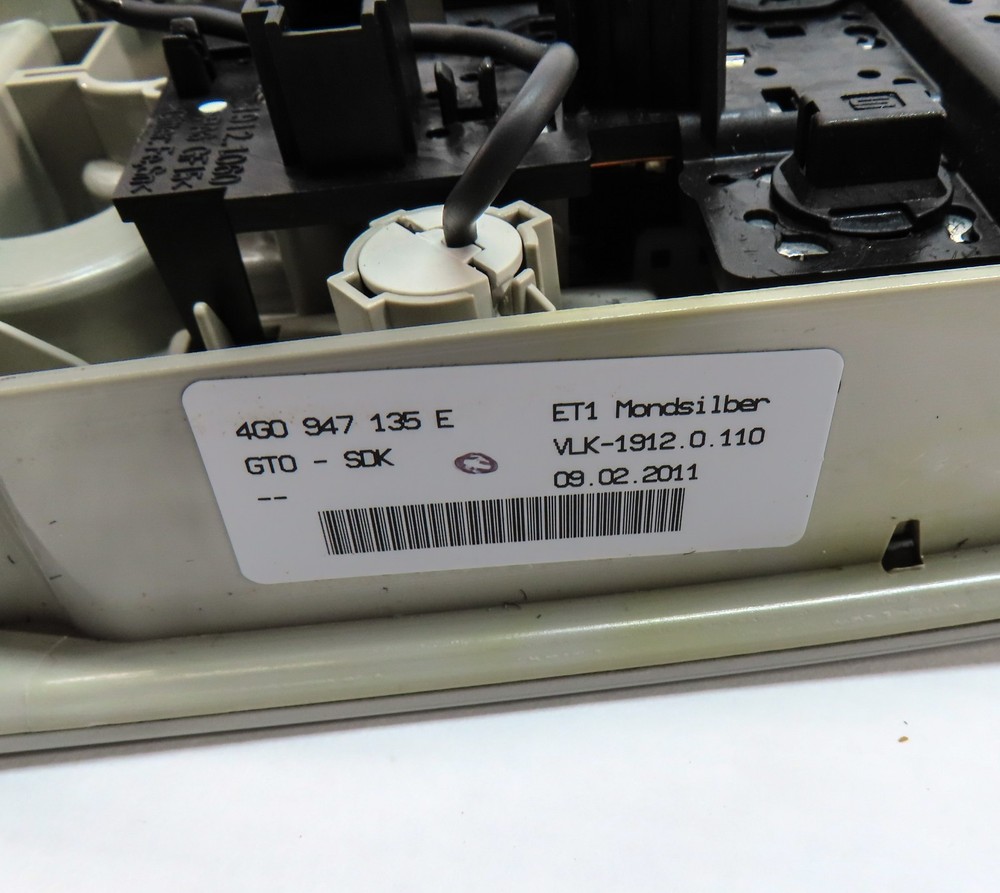 2012 AUDI A7 (C7 4G8) FRONT INTERIOR DOME MAP READING LIGHT LAMP