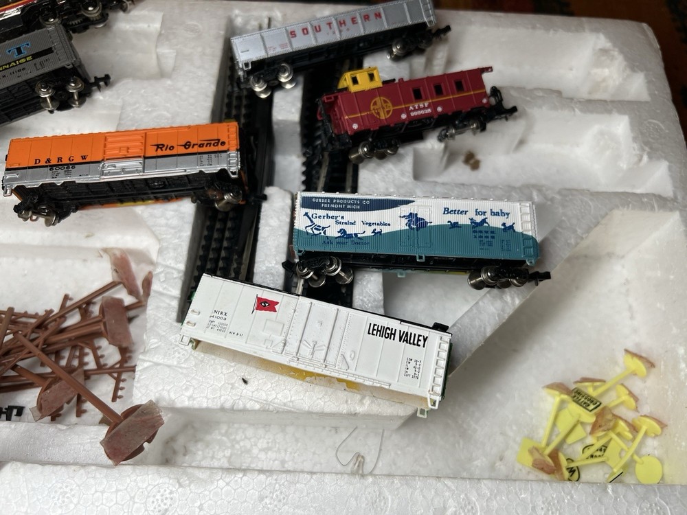 Bachmann Silver Chief N Scale Electric Train Set UNTESTED