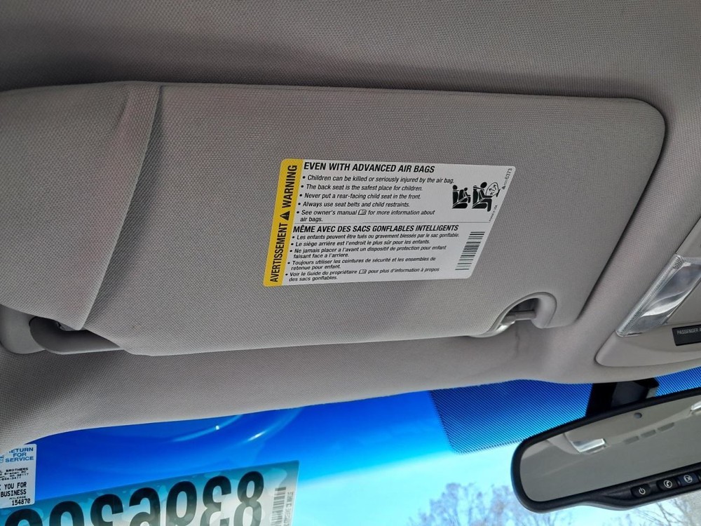 LUCERNE 2011 Glove Box 4857780