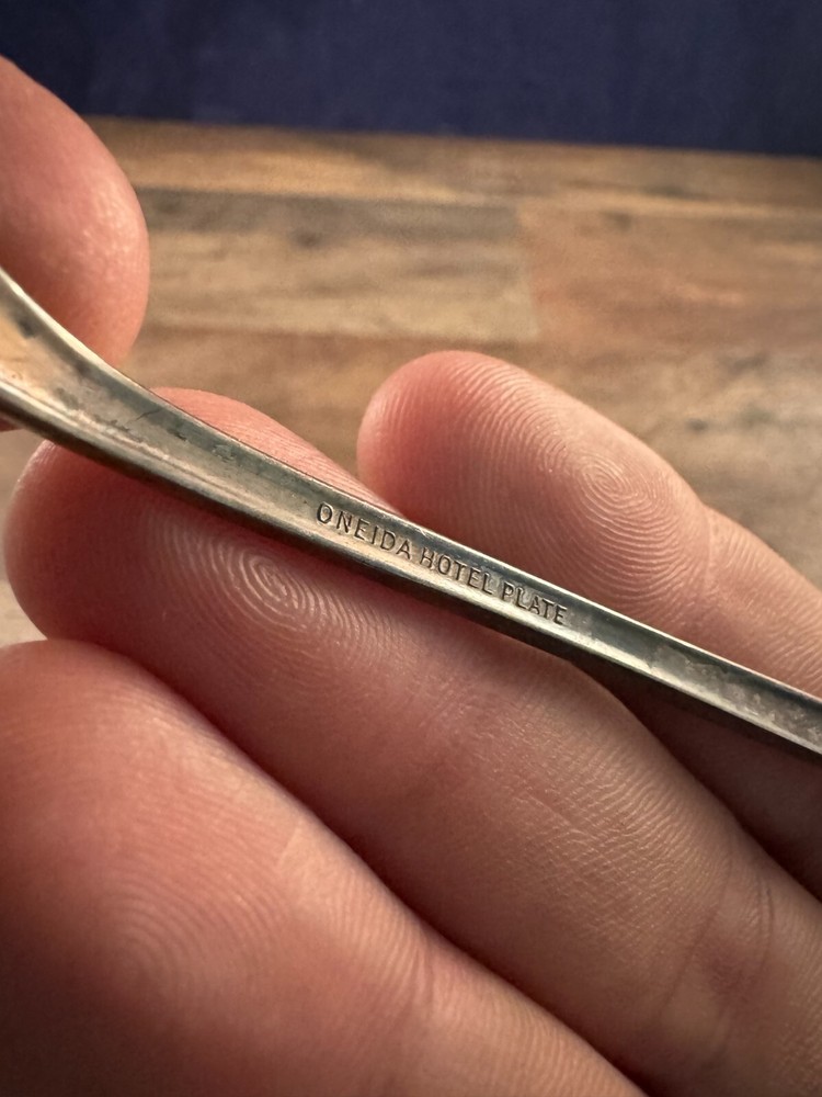 Oneida Hotel Plate Silverplated Iced Tea Spoon Vernon/Ashley Pattern