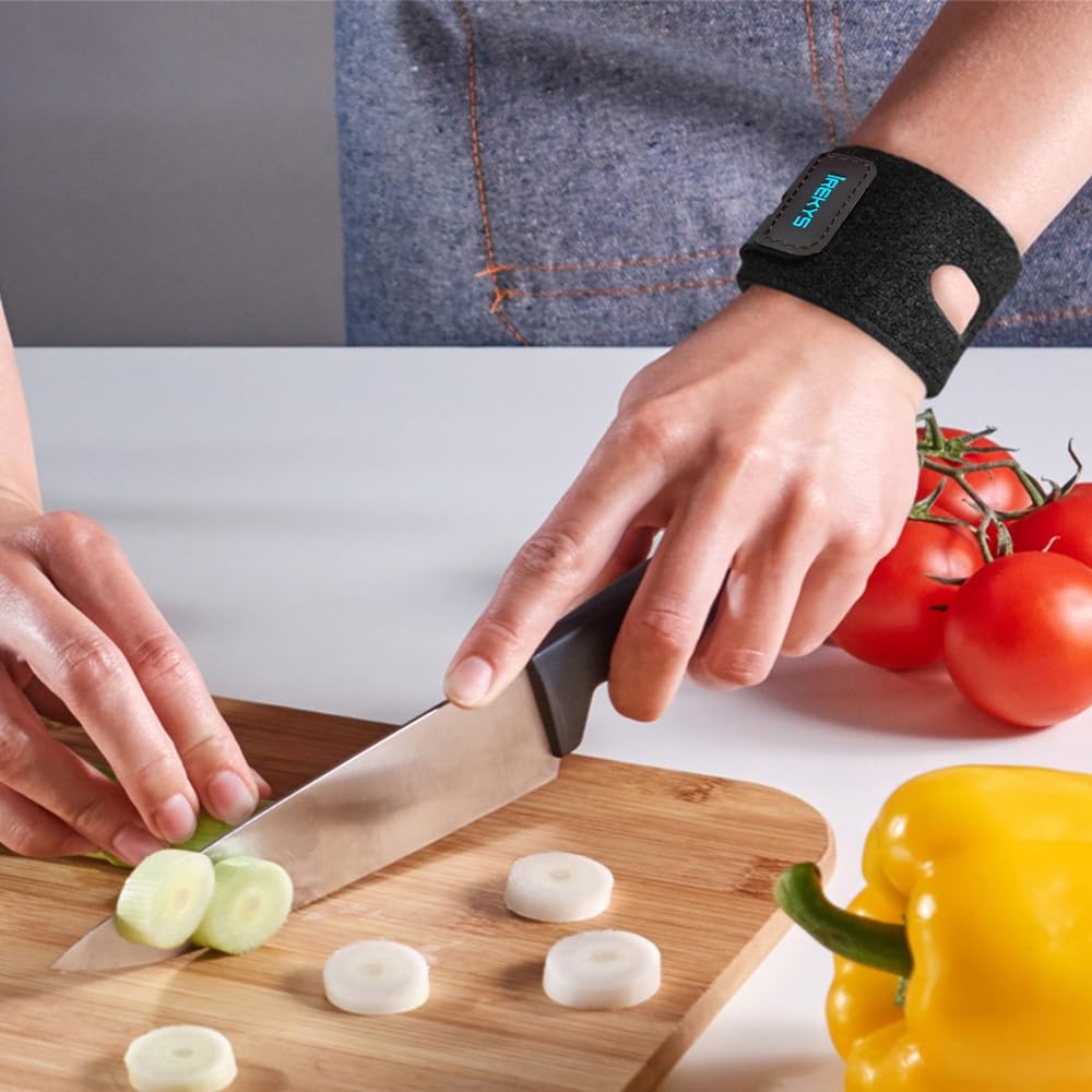 Closed-Loop Neoprene Wrist Wrap – Lightweight, Breathable Compression for Dai...