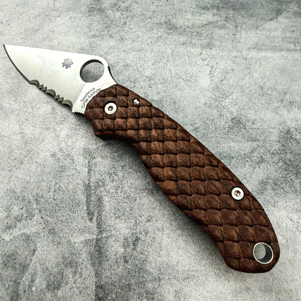 Dragonscale walnut scales for Spyderco Paramilitary 3