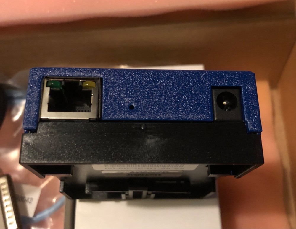 CYCLADES TS100 TES0061 Avocent Linux Terminal Server Ethernet to RS-232