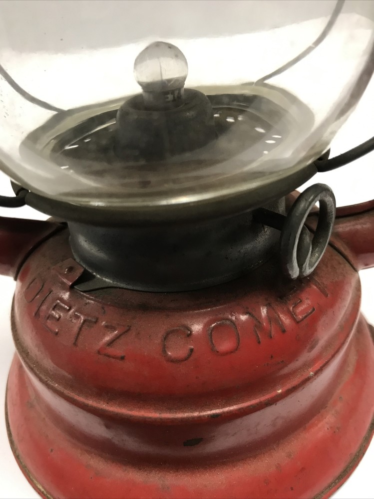 Dietz Comet Lantern With H2 Embossed Comet Globe 8” High