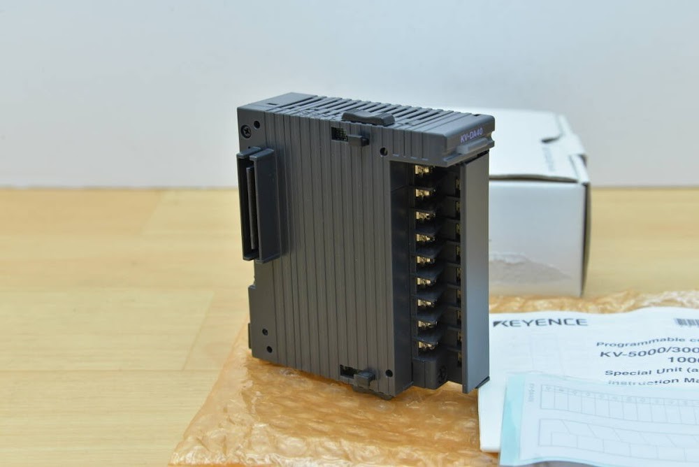 KEYENCE KV-DA40 PLC Digital Output Module USED