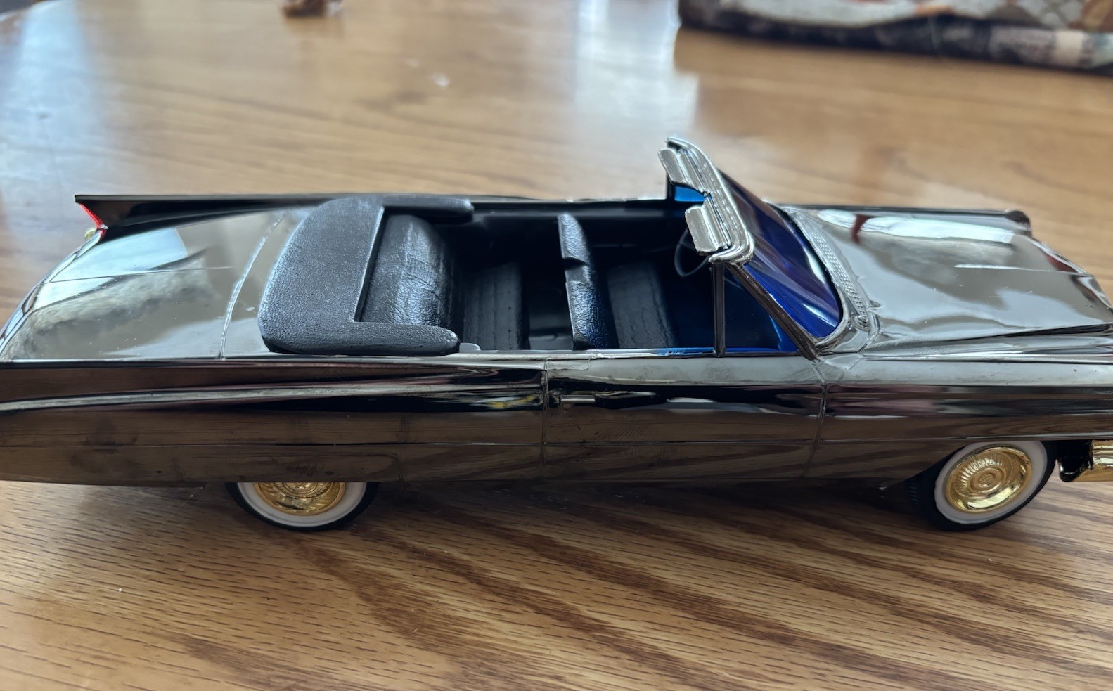 Vintage KY Super Quality 1963 Cadillac Convertible Model CAD-1 AM Radio - Works