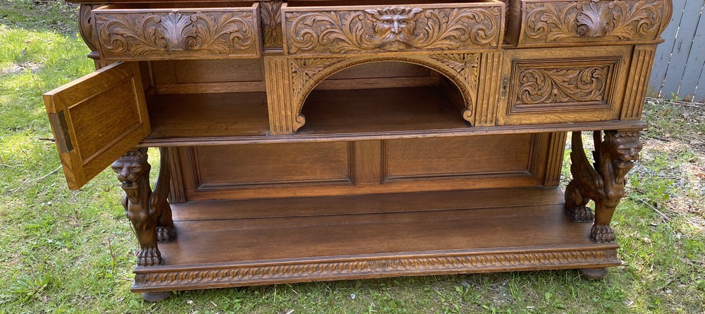 R.J. HORNER WINGED GRIFFIN OAK SERVER