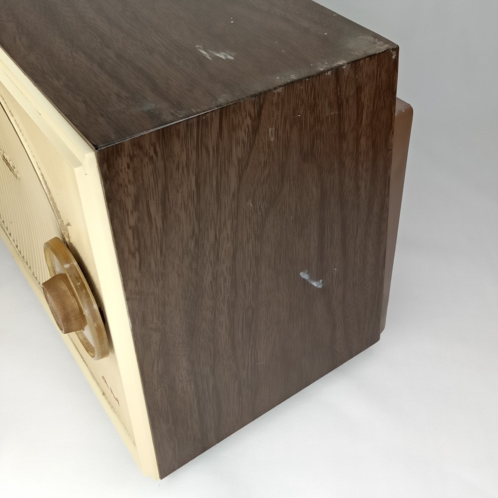 Mid Century Modern AM Radio Admiral Winston Model Y3027A Brown Made In USA 1950s