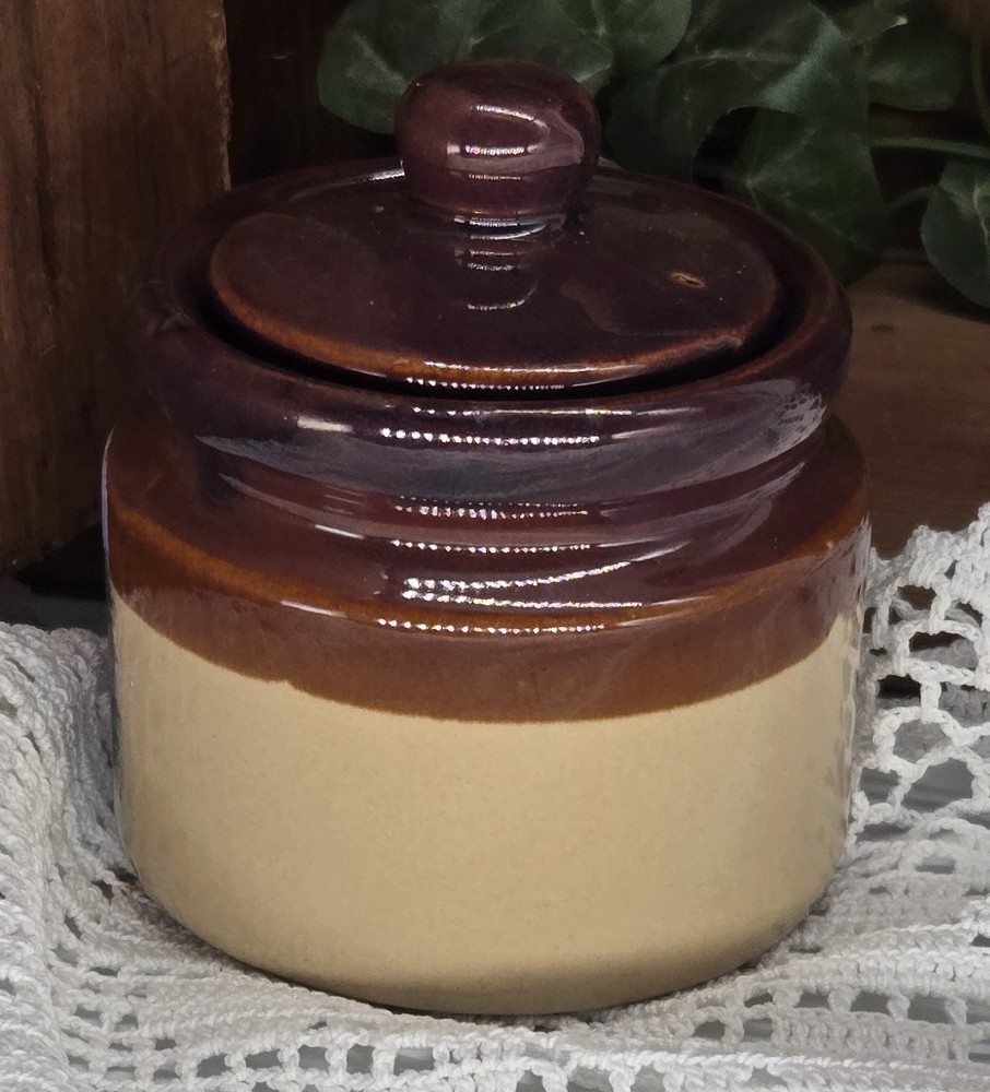 stoneware container (25073) hand painted