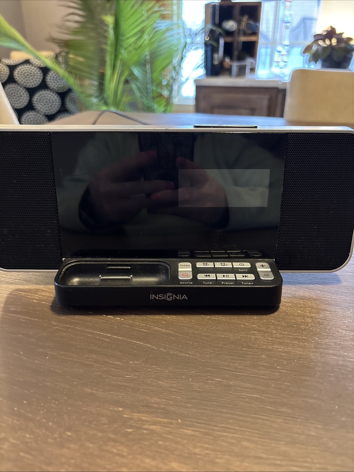 Insignia NS-CL01 AM/FM Digital Clock Radio-Rare Vintage-